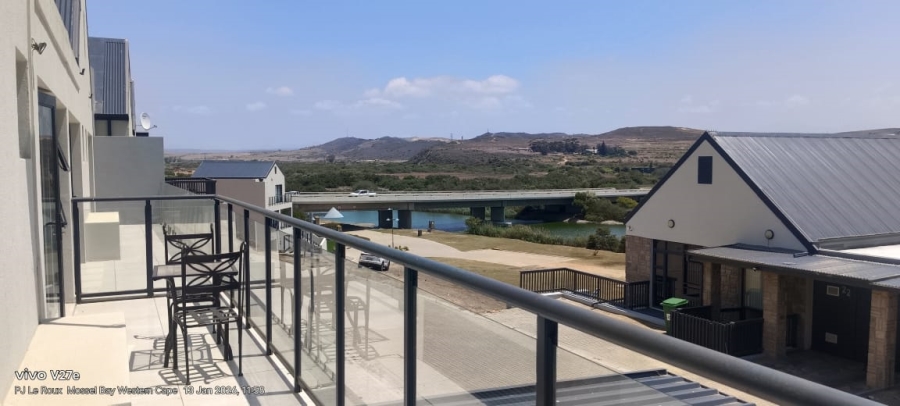 To Let 4 Bedroom Property for Rent in Hartenbos Central Western Cape